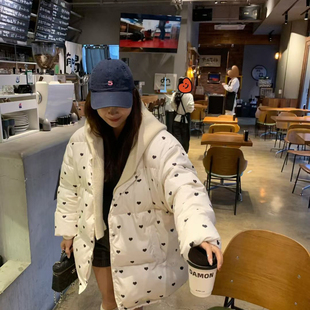 莓果小众设计图案绗缝工艺保暖羽绒服外套(配针织帽子)86319J