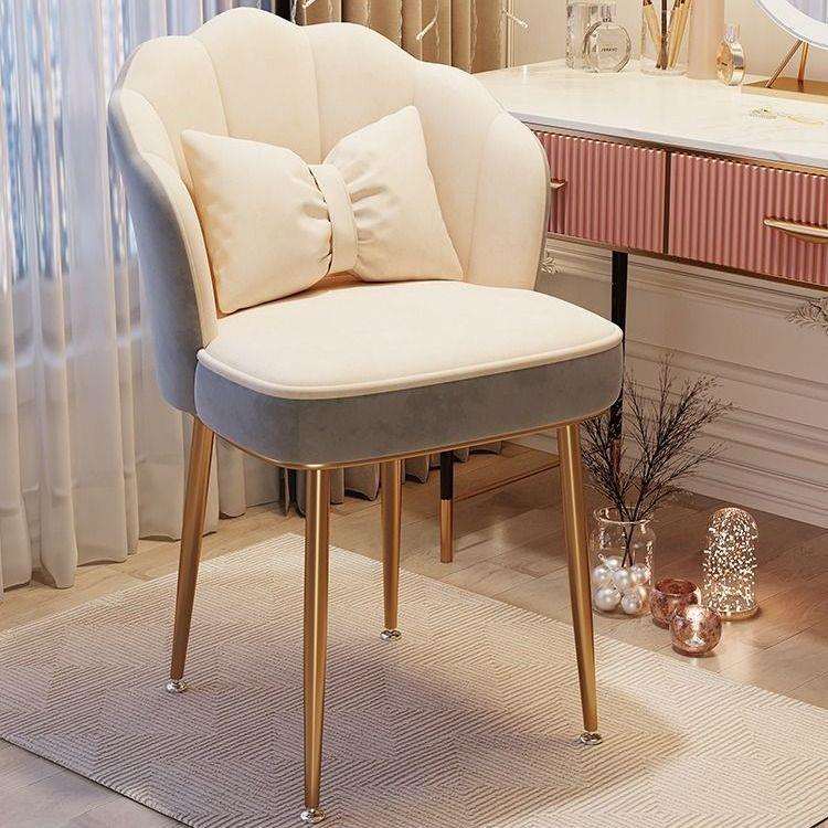 化妆椅子靠背简约轻奢女生卧室美甲梳妆台家用凳子椅网红花瓣餐椅