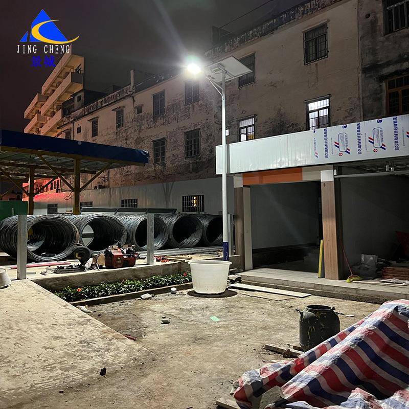 厂家太阳能路灯户外6米8米球场广场园庭院公 阳能路灯太厂家