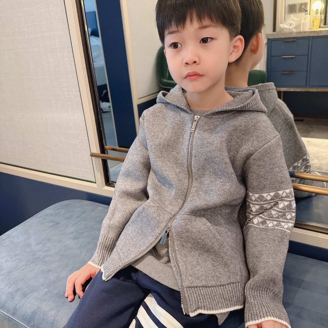 重工加厚羊毛混纺连帽针织衫