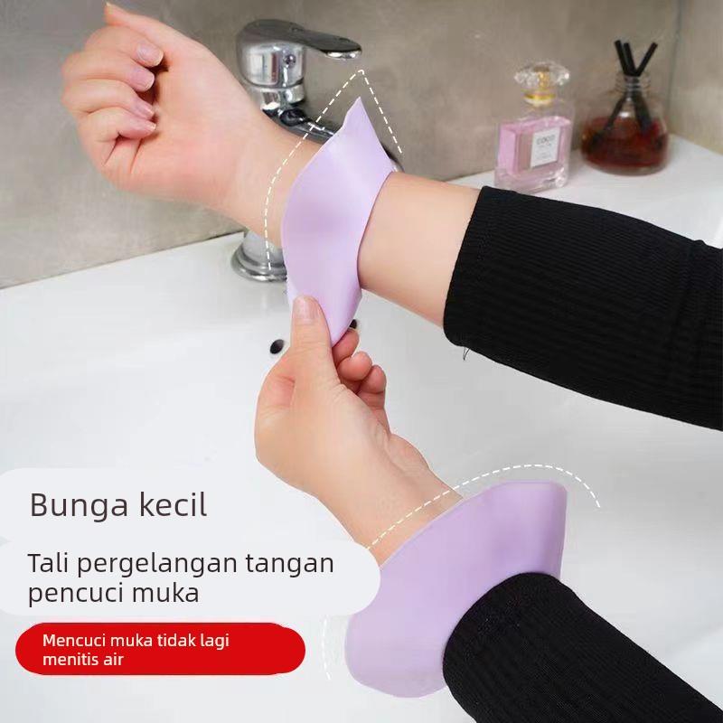 正品精致姐妹毕备！硅胶小花堤洗脸手腕带挡水防水防湿防湿袖洗漱