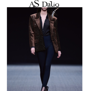 DALIO棕色满钻平绒小领西装