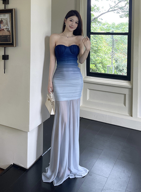小可wiwi法式绝美高级感蓝色渐变色连衣裙女抹胸收腰显瘦度假长裙