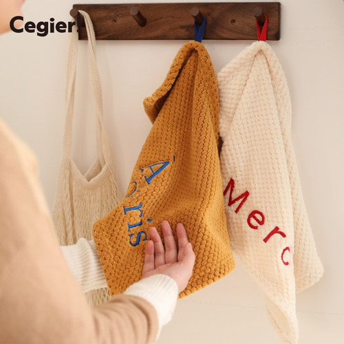 Cegier.精致简约ins风质感小方巾