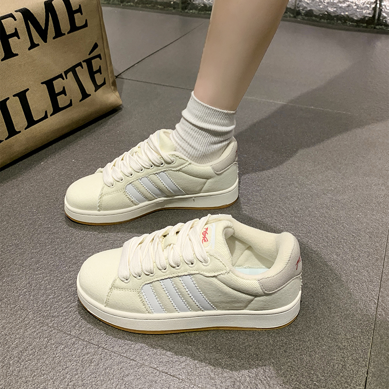 厚底小白鞋女2025夏季新款爆款百搭透气软底情侣面包休闲运动板鞋