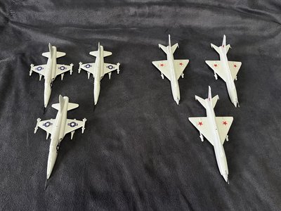 正品70年代飞行教具飞机模型苏军米格21美军F5E塑料训练罗盘教具