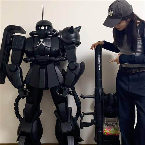 万代高达扎古大型玻璃钢雕塑定制商场展厅居家装饰潮流落地大摆件