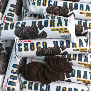印尼进口kokola罗达巧克力味没有夹心的饼干商用网红黑饼休闲零食