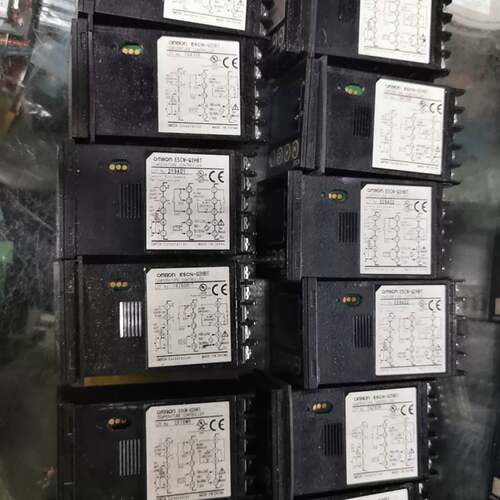 可维修E5CN-Q2HBT，，，欧姆龙温控器实物如图。