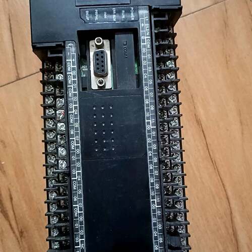 可维修欧姆龙PLC CP1E-CPUW2，件，外观成色如图，实议价