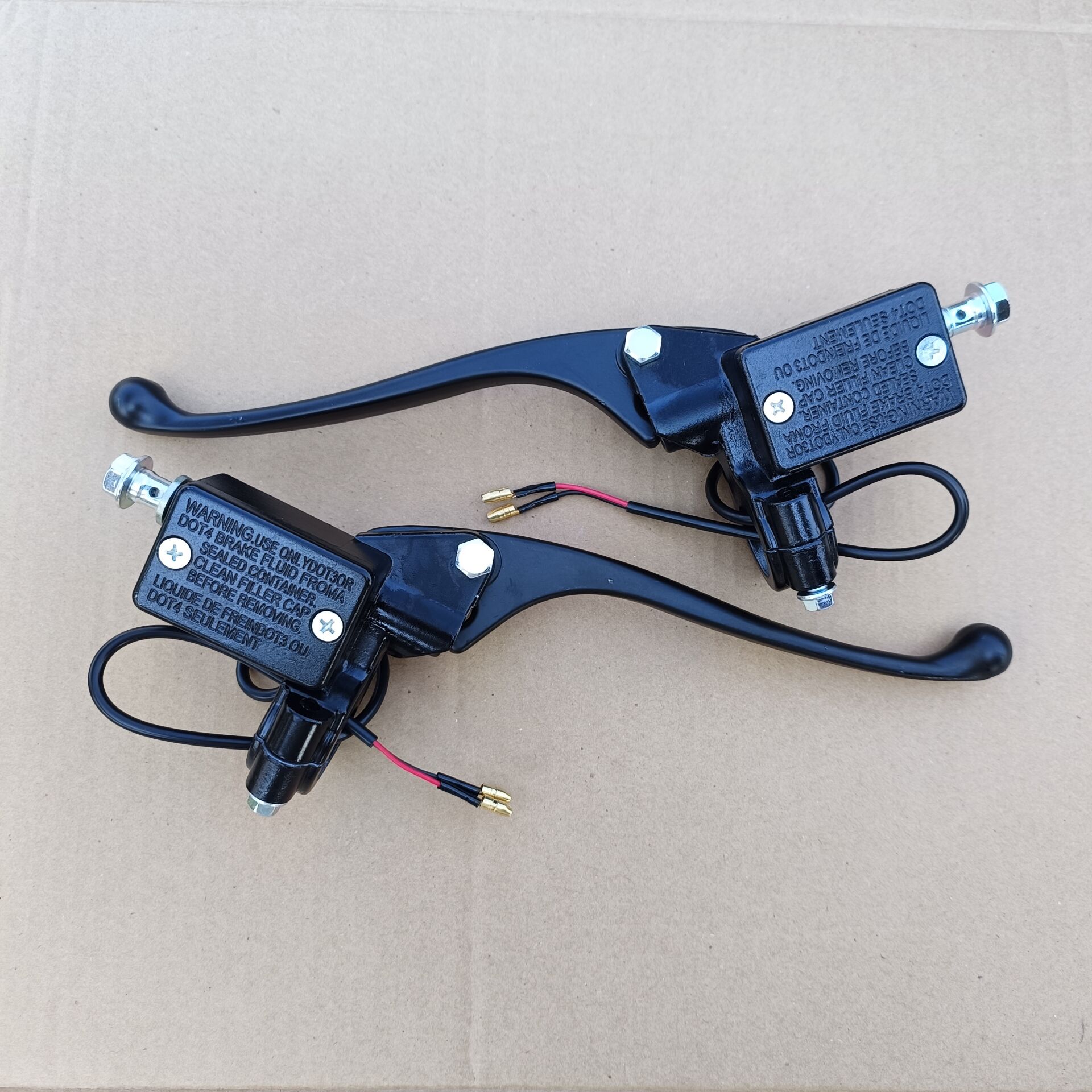 适用爱玛 雅迪台铃电动车刹车上泵碟刹泵总成巧格小沙左右泵总成