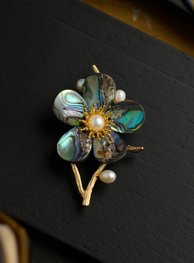 李师傅~手工制作鲍鱼贝花朵设计感轻奢优雅女胸花高档服