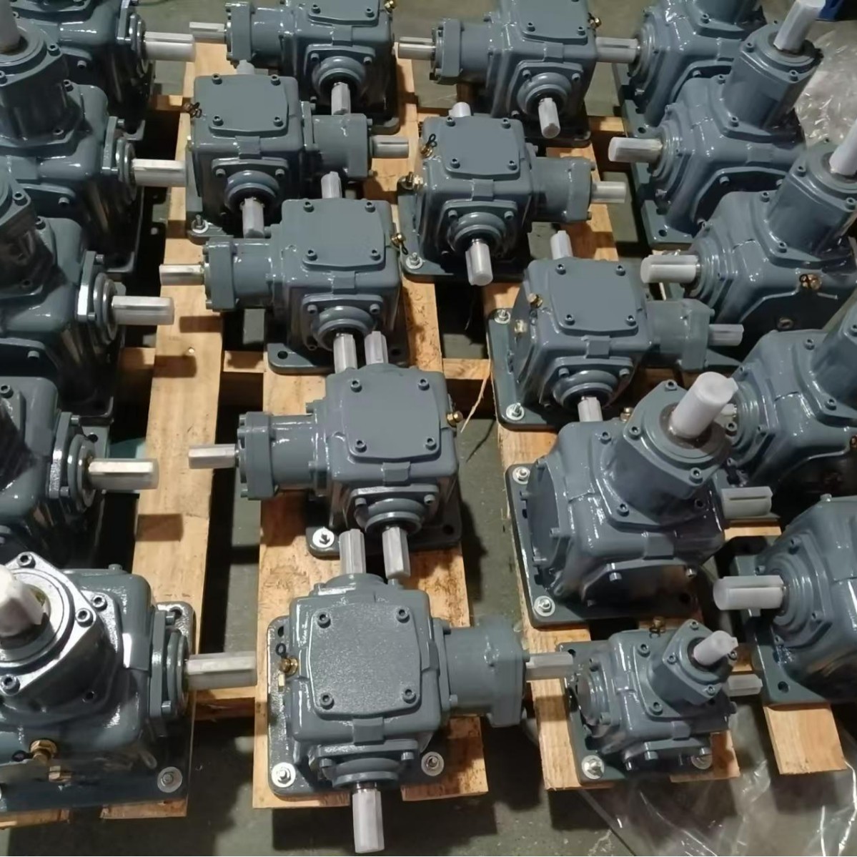 T8-11-1-LR农机螺旋锥转向器