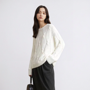【温柔松弛】 绞花慵懒风圆领针织衫女宽松软糯白色毛衣春高级感