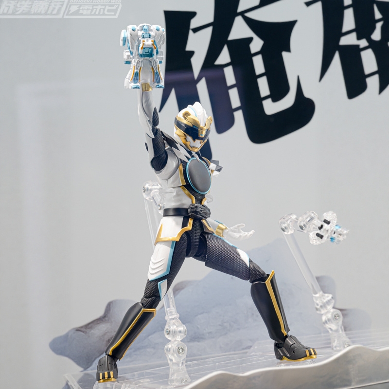 先行 定金 万代  SHF 豪兽北极熊 头号战队 豪兽者 可动人偶