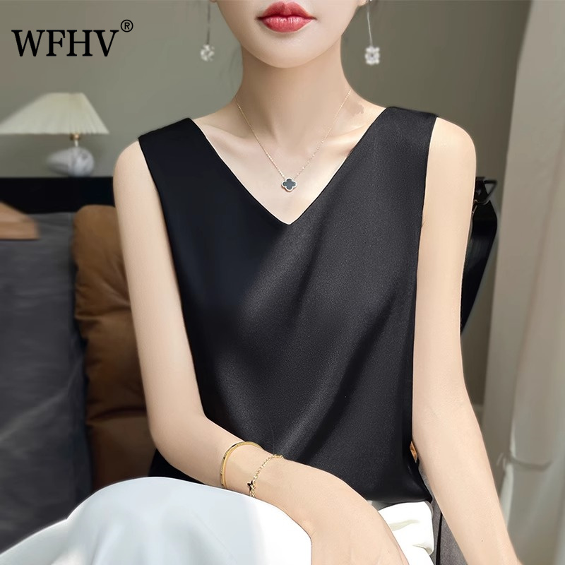 缎面吊带背心女2025新款夏季冰丝凉感透气宽松无袖洋气V领打底衫
