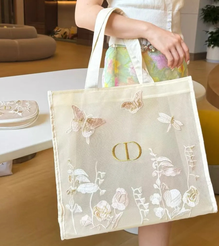 新款！现货'蝴蝶刺绣女容量单肩包休闲百搭托特包41×38×15cm,收纳整理,购物袋/环保袋/帆布袋,淘宝优惠券,粉丝福利购,淘宝优惠卷