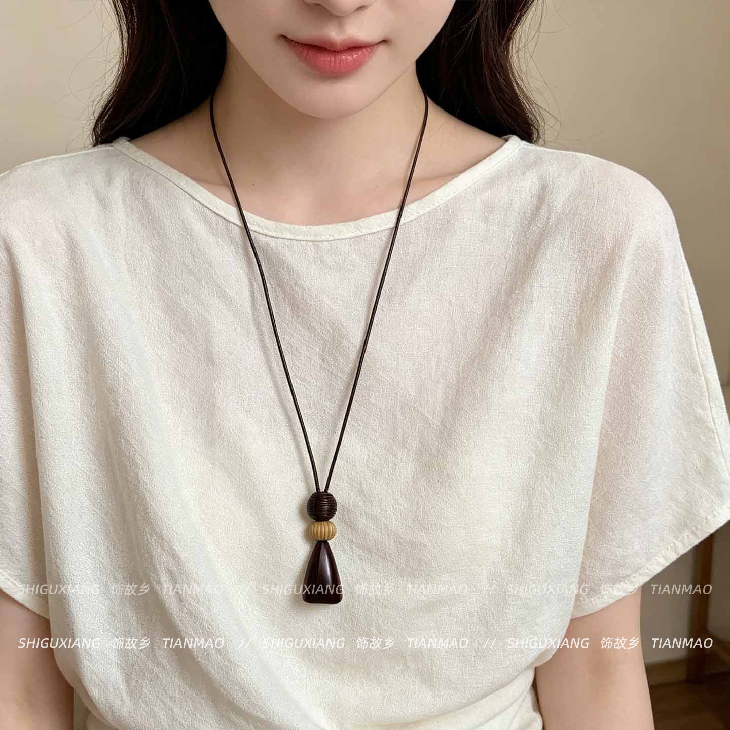 棕色不规则吊坠项链女老钱风图片