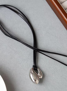 早秋几何不规则水滴项链轻奢小众设计高级感简约百搭黑皮绳毛衣链