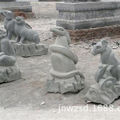 山东石雕厂出售花岗岩十二生肖石狗加工石雕金猪图片及价格