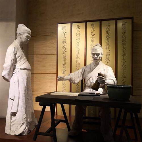 玻璃钢仿铜造纸术蔡伦雕塑四大发明主题造纸流程景观小品毕昇雕塑