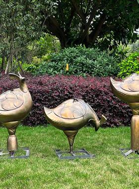 户外仿真玻璃纤维公鸡雕塑农场园林景观草坪公园抽象鸡装饰美陈摆