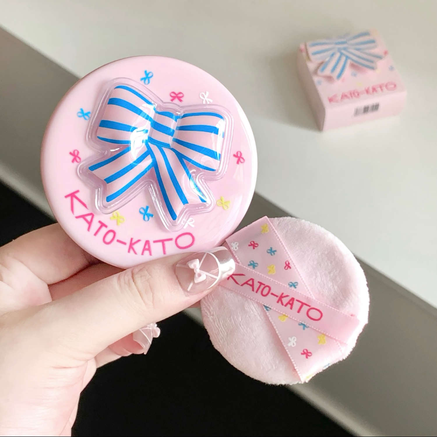 KATO恰好合拍蝴蝶结粉饼持久控油