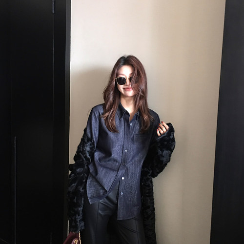 龍喜儿 时尚翻领牛仔蓝衬衫女小众设计感叠穿长袖上衣T410