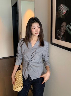 龍喜儿 简约风通勤条纹扭结衬衫女收腰设计显瘦显气质小衫J980