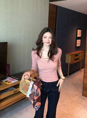 龍喜儿 纯色V领亲肤透气针织衫女遮肉显瘦收腰百搭'棉'打底衫J406