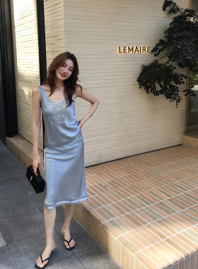 龍喜儿 醋酸无袖上衣女蕾丝花边设计感缎面直筒半身裙两件套装001