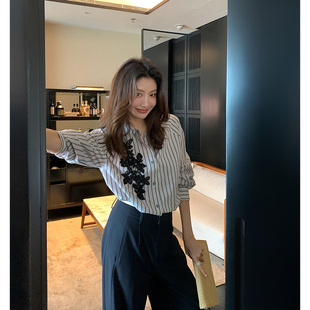 龍喜儿 “loo%棉”条纹衬衫女长袖翻领设计感绣花显瘦上衣M739