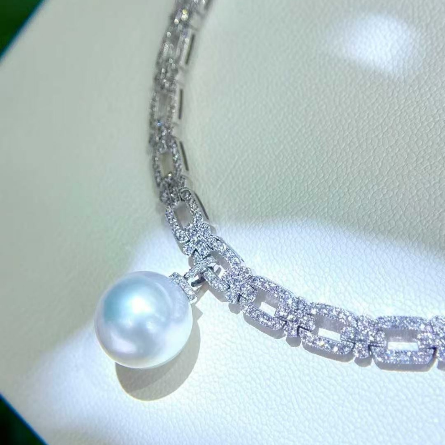 一看就是富贵人家的千金的项链13-14mm高品质透亮特远光的澳白