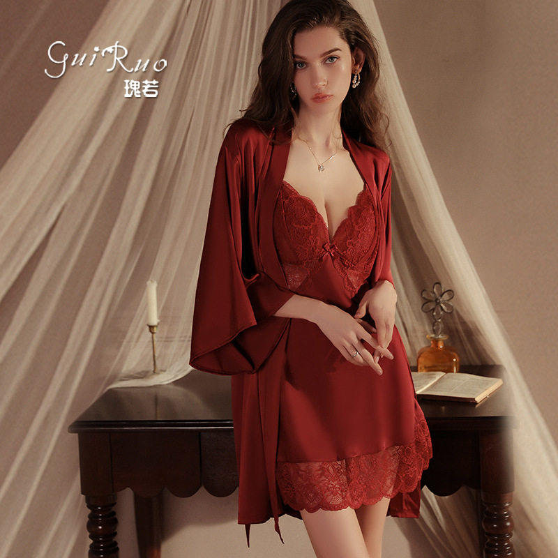 性感纯欲火辣缎面睡裙深V带胸垫