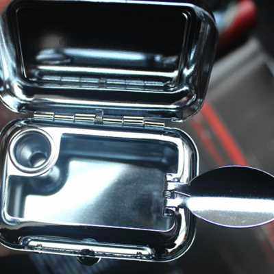 高档便携式日式烟灰缸携带口袋烟缸随身车载烟灰盒金属迷你小烟缸