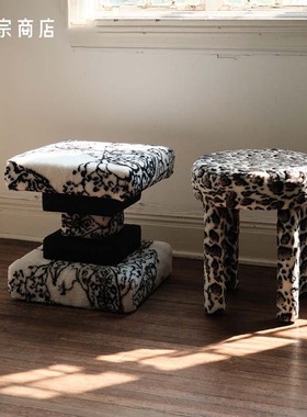 卷宗商店丨FRANK CHOU FUFU设计师小型家用座椅颗粒绒凳子化妆椅