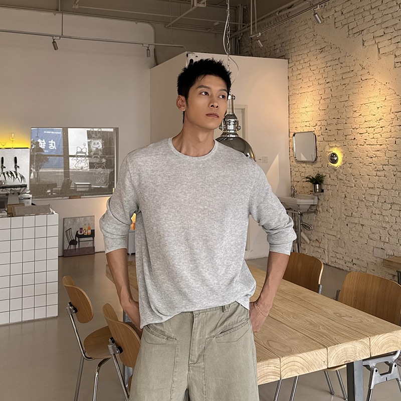 马克斯星球薄款针织长袖打底衫