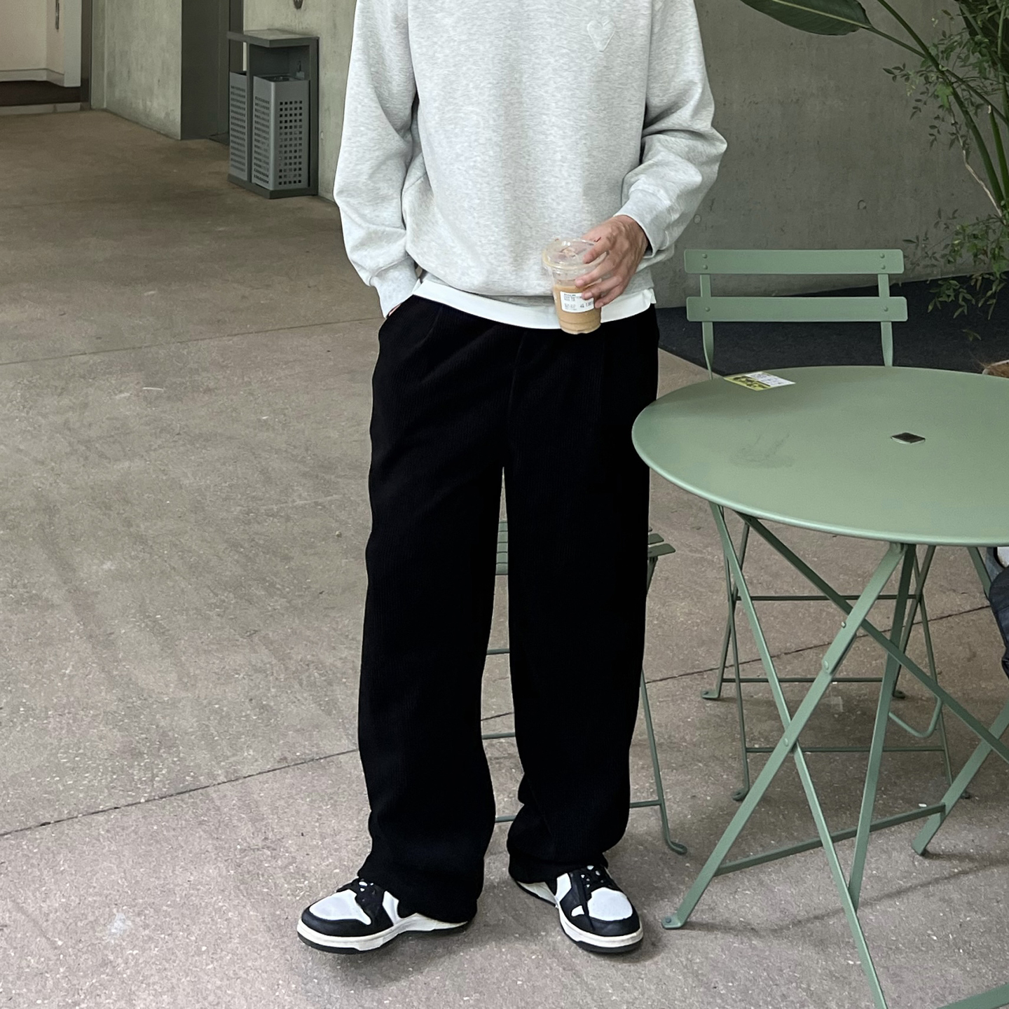 马克斯星球 黑色直筒卫裤男秋冬新款肌理感雪尼尔运动裤长裤子