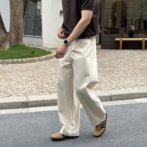 马克斯星球浅色宽松弯刀牛仔裤