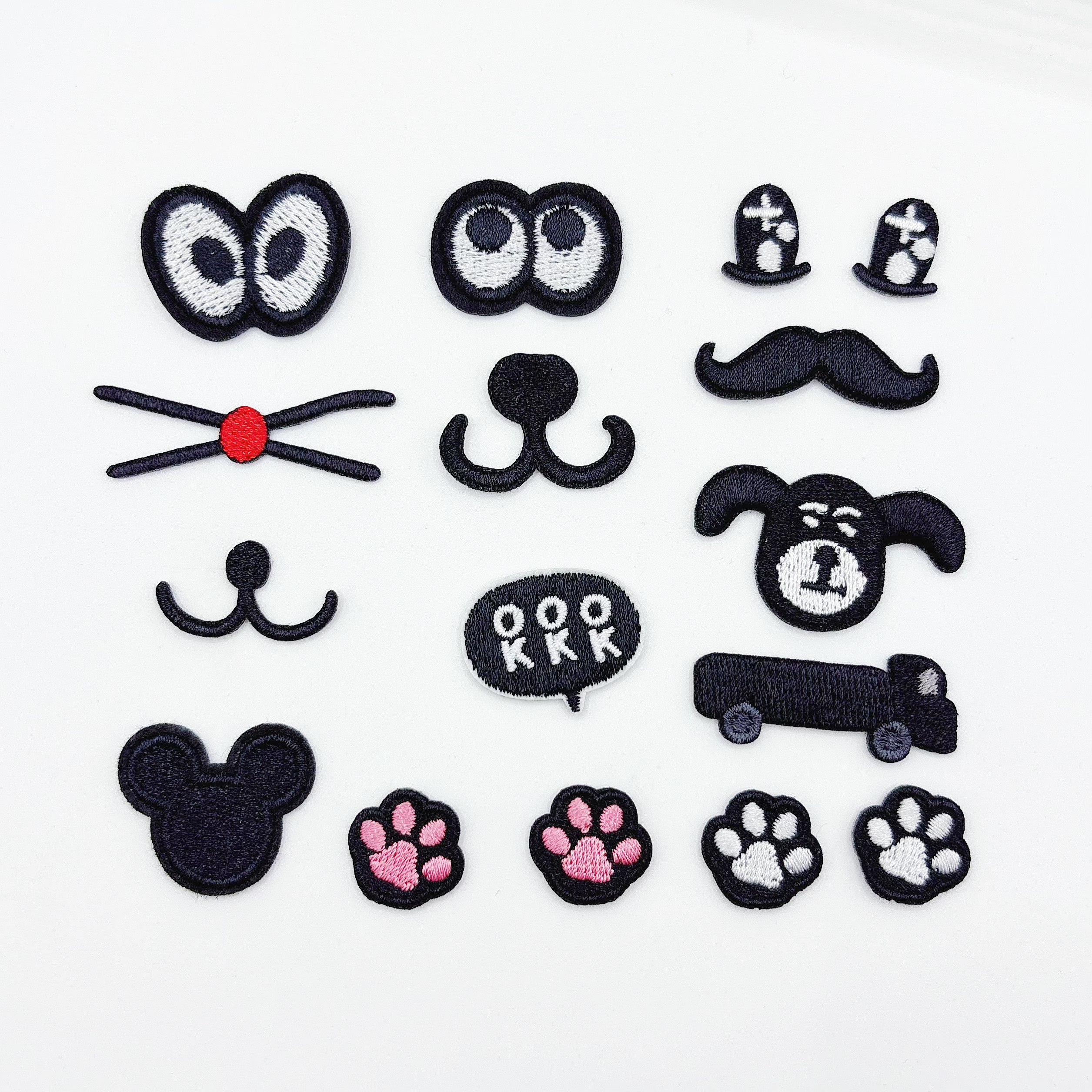 黑色小胡子刺绣布贴毛绒玩偶装饰表情胡须日韩潮流DIY背包挂件贴