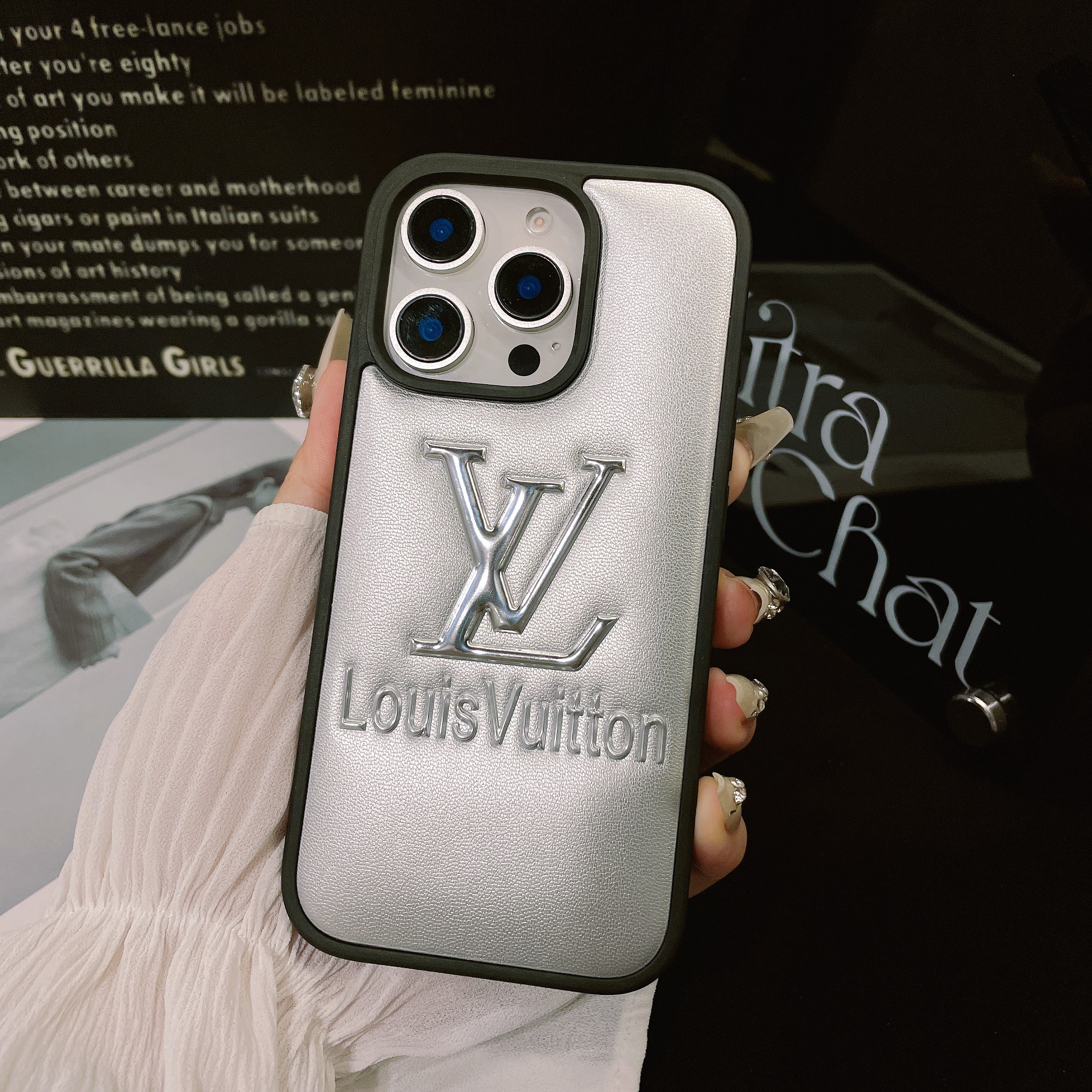 新款潮牌LV压印银色适用苹果16promax手机壳iPhone15男女14pro皮质13全包防摔软保护套高档奢华小众个性简约