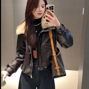 韩系羊羔毛翻领加绒皮衣外套女2025秋冬新款时尚百搭保暖夹克上衣