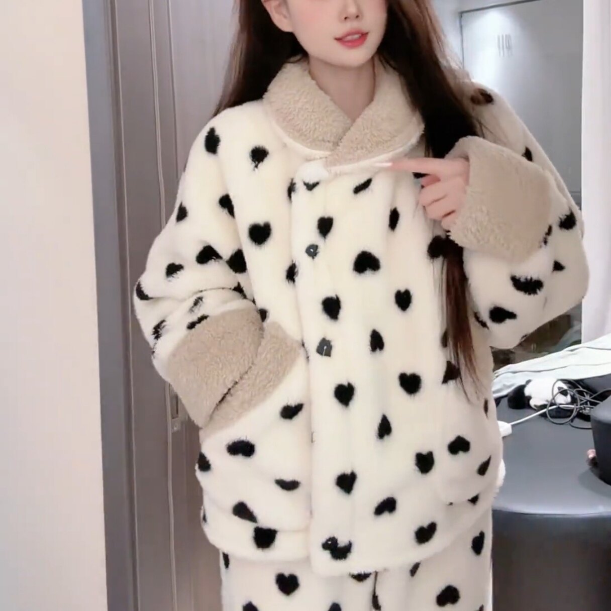 珊瑚绒爱心加绒加厚家居服套装女