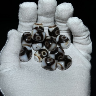 栗子亲选-高油润天珠达洛风化马蹄纹黑白天珠达洛虎牙三眼水纹
