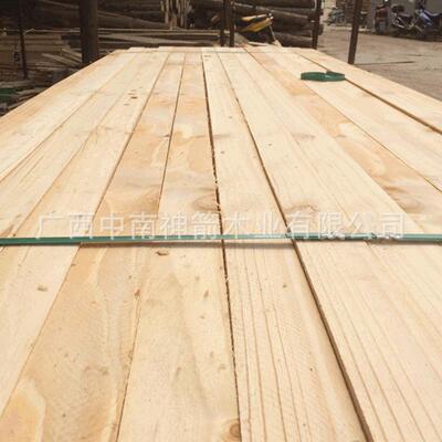 建筑木方条子 材质新鲜纹理顺直 根根好用 工厂供应 发货快