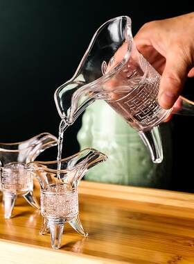 仿古帝王杯三足酒杯复古玻璃公爵杯创意酒樽水晶白酒杯工厂直发
