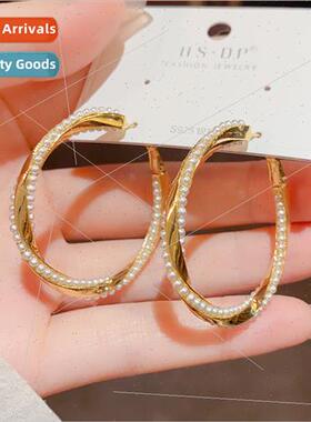 Fashion delicate simple metal twist pearl earrings niche ear