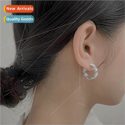 C-shaped Europe earrings fashion rustic single hollow small