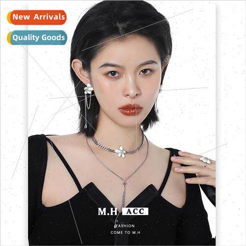 French flowers necklace female hundred wh yellow resin niche