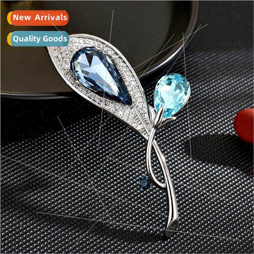 INS cold elegant delicate horseshoe lily coat brooch anti-tr